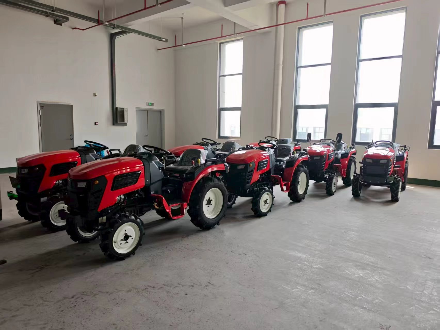 WHEELED TRACTOR TA304 1.jpg